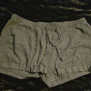 Old Navy Women's Charcoal Cargo Shorts